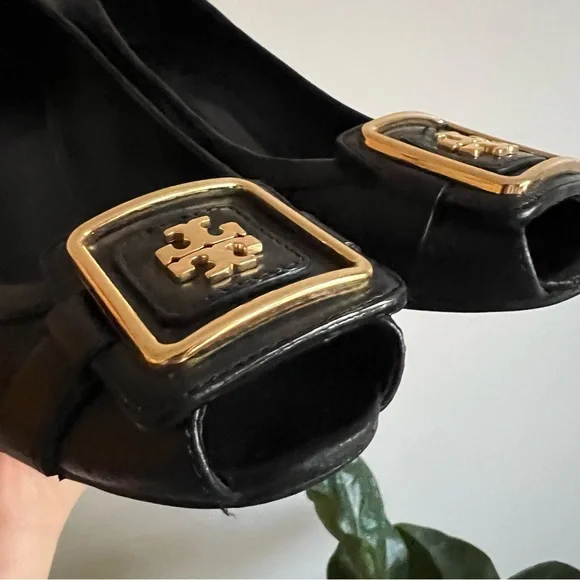 Tory Burch Black Leather Julianne Size 6 Peep Toe Wedge Pumps - Picture 6 of 16